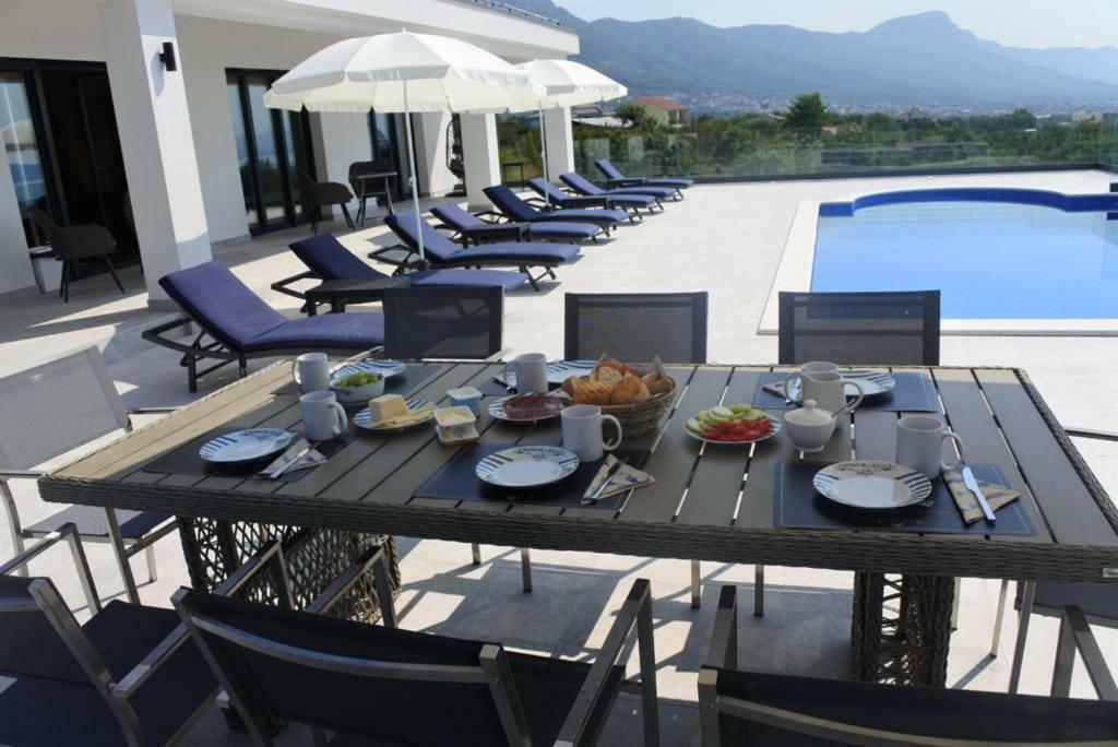Villa Orao Kaštel Novi Exterior foto